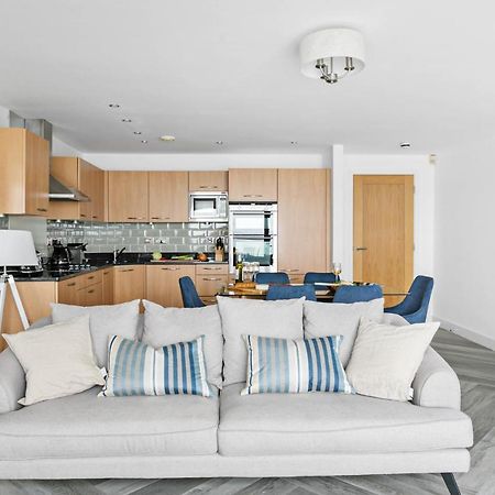 A7 Masts - Striking Beach Bolthole Apartment With Beautiful Sea Views Private Balcony & Parking Torquay Exterior foto
