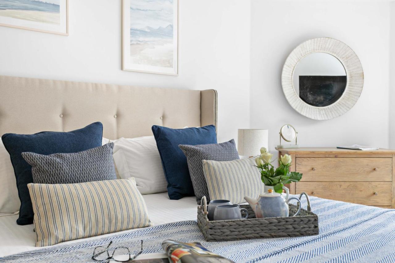A7 Masts - Striking Beach Bolthole Apartment With Beautiful Sea Views Private Balcony & Parking Torquay Exterior foto